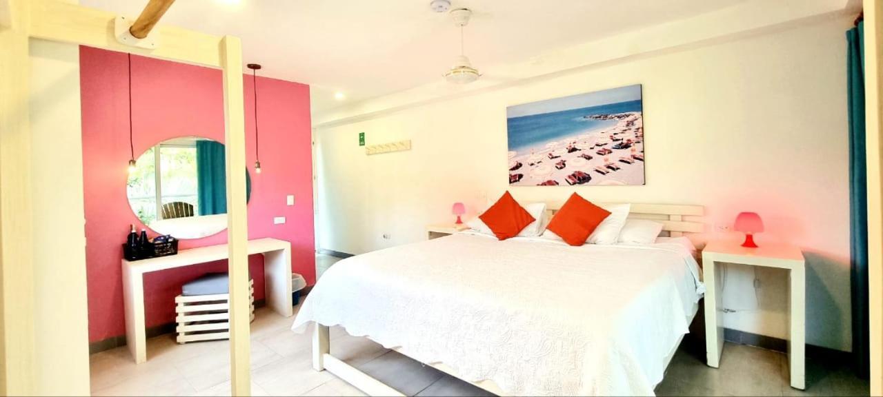 Blue Mango Beach Hotel Guachaca Bagian luar foto
