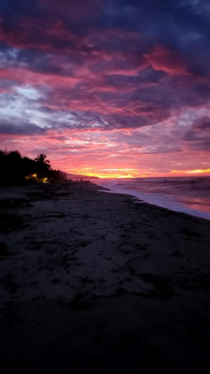 Blue Mango Beach Hotel Guachaca Bagian luar foto